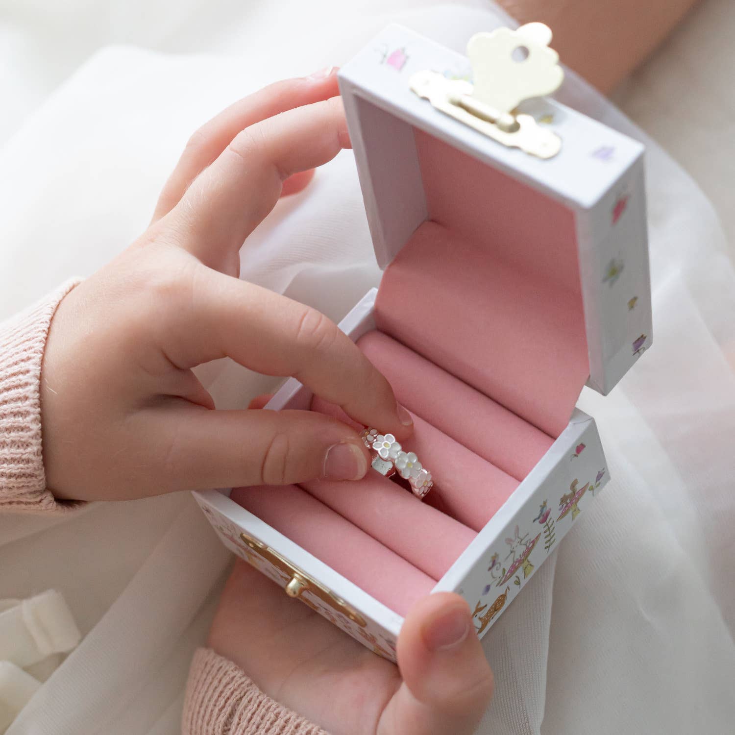 Daisy Chain Ring - Bunny Box