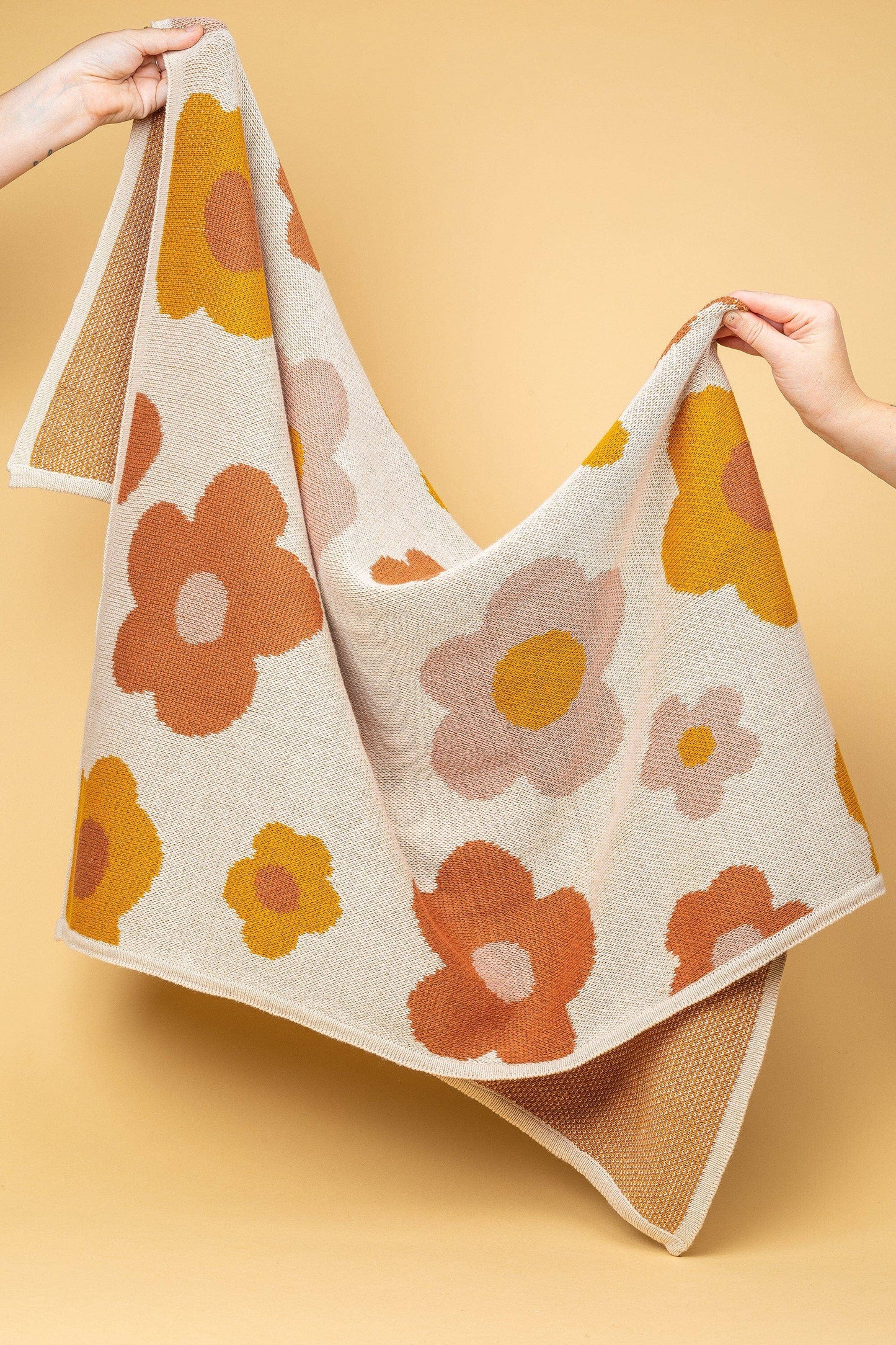 Kiin Baby - Organic Cotton Knitted Blanket: Bloom