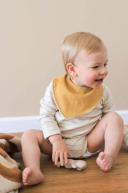 Kiin Baby - Dribble Bib: Golden Tan