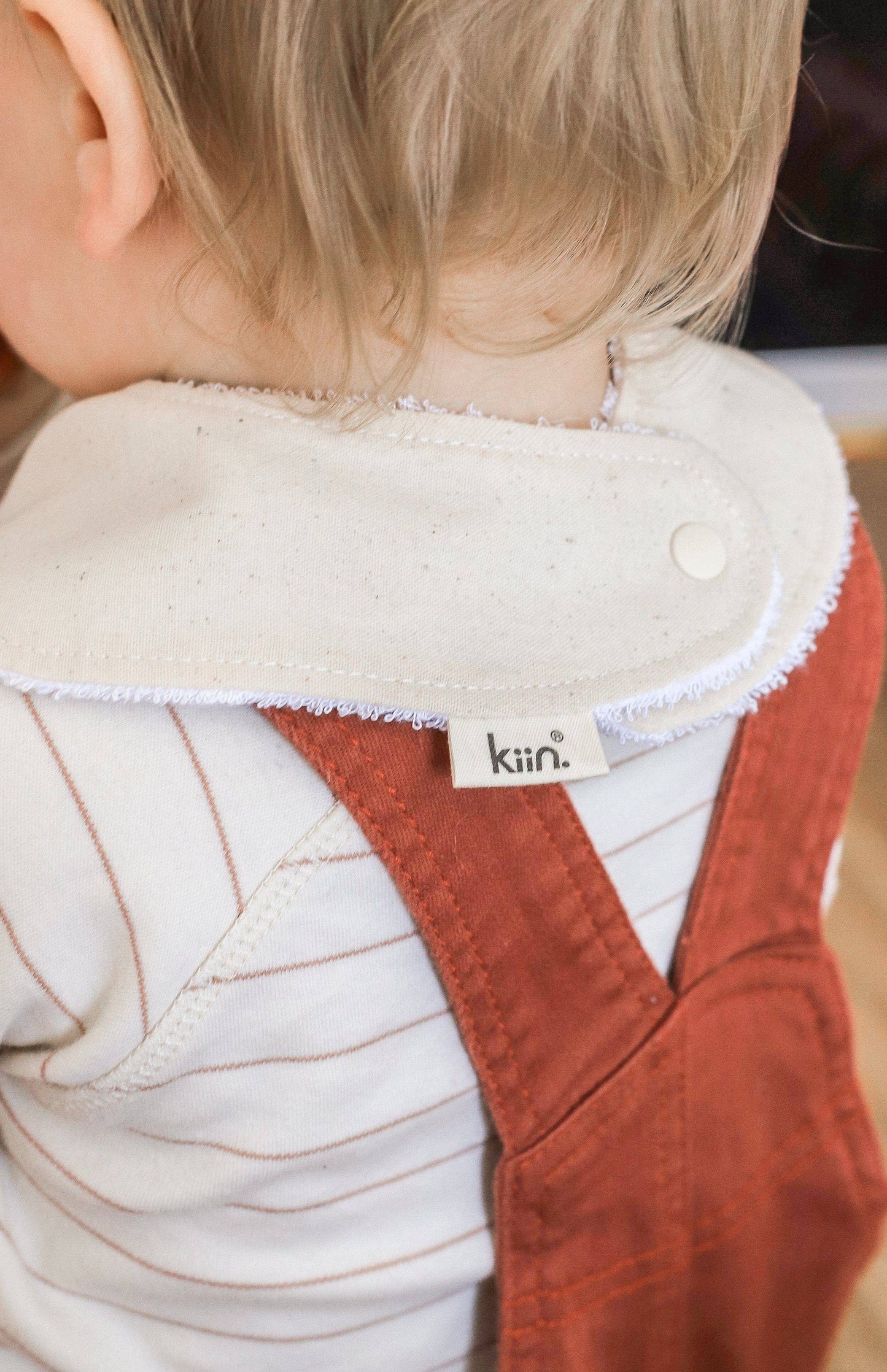 Kiin Baby - Dribble Bib: Golden Tan