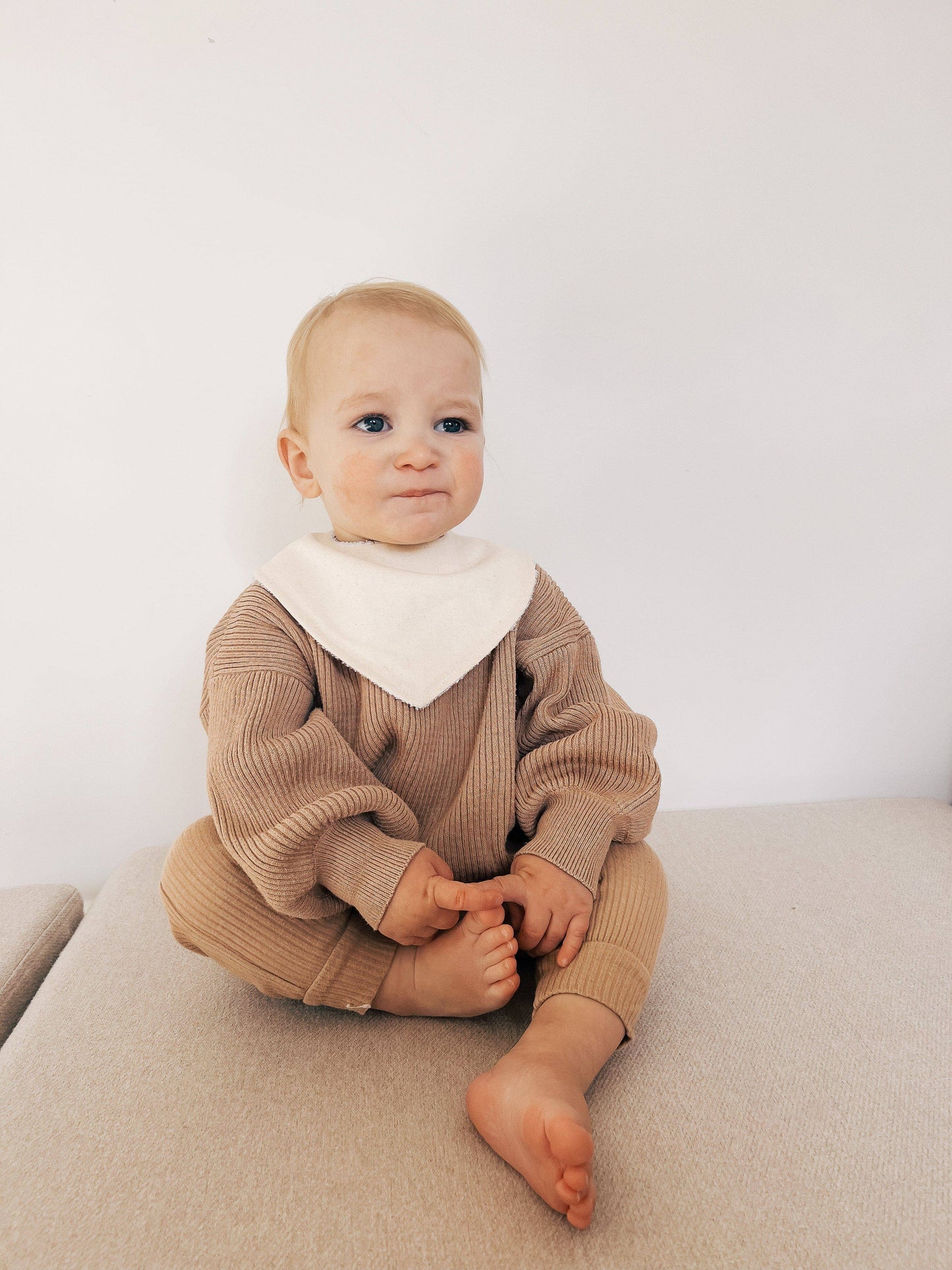 Kiin Baby - Dribble Bib: Golden Tan
